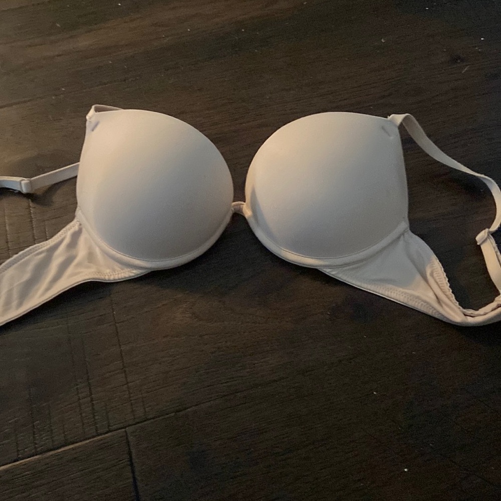 Victoria’s Secret PINK wear everywhere super push-up bra